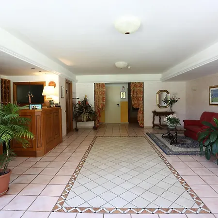 C0c00n Garden Hotel 3*