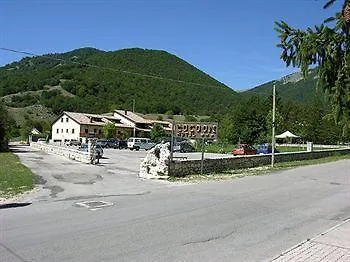Ξενοδοχείο C0c00n Garden Pescasseroli